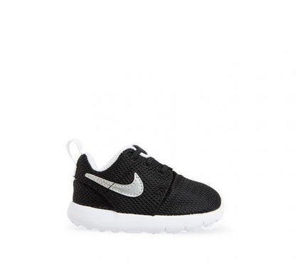 The Nike Roshe One Infant Shoe offers breathable comfort and soft yet durable cushioning with a mesh upper and Phylon midsole that doubles as an outsole. The shoe isNIKE | TODDLER ROSHE ONE