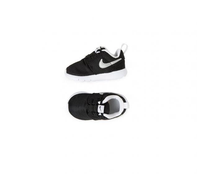 The Nike Roshe One Infant Shoe offers breathable comfort and soft yet durable cushioning with a mesh upper and Phylon midsole that doubles as an outsole. The shoe isNIKE | TODDLER ROSHE ONE