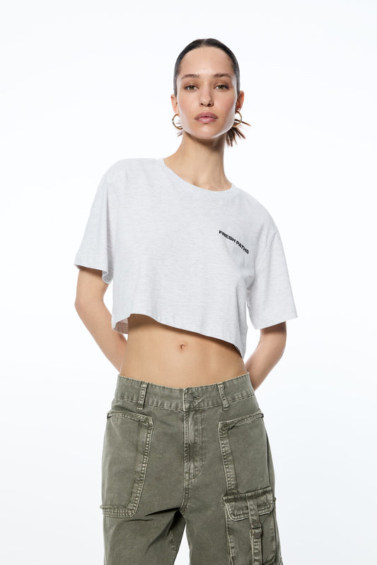 Cropped T-shirt with text